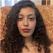 Estudiante de grado de estudios ingleses con certificado de C1.